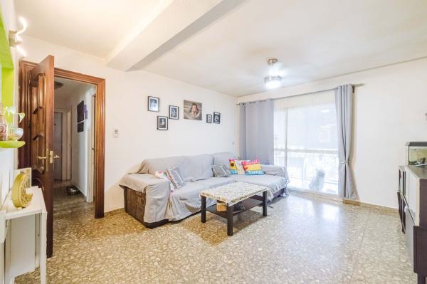Продажа квартиры на Piso en Avenida de Andalucía, Carranque - Haza Cuevas, Málaga, Малага
photo 1