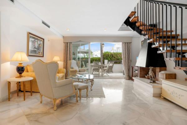 Chalet pareado en Cecilia Bohl De Faber, Lomas de Marbella Club, Marbella photo 4