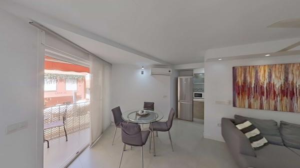Venta de piso en Piso en Avenida Miguel Cano, 13, Playa Bajadilla-Puertos, Marbella, Marbella
 photo 2