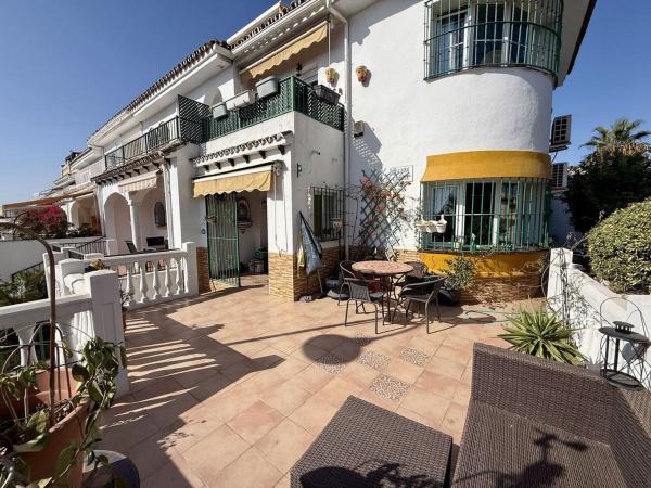 Chalet pareado en Calle Gaviota, Las Cañadas, Mijas photo 1