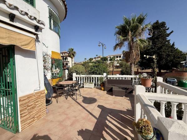 Chalet pareado en Calle Gaviota, Las Cañadas, Mijas thumbnail 1