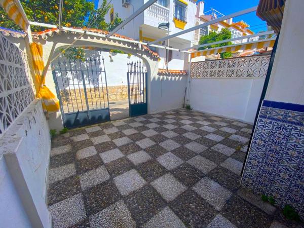 Chalet adosado en Avenida las Palmeras, 1, Parque de la Paloma, Benalmádena thumbnail 3