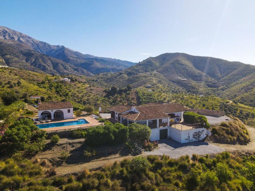 Propiedades en venta y alquiler en España photo 5