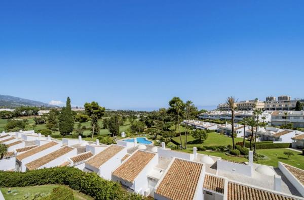 Duplex en venta en Dúplex en Avenida Valle del Golf, Aloha, Marbella, Marbella photo 1