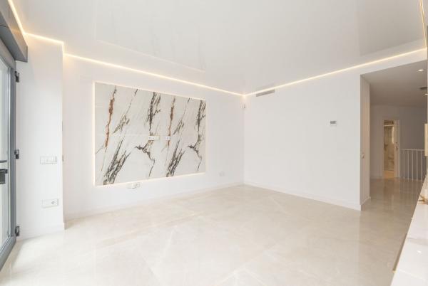 Duplex en venta en Dúplex en Calle de la Luna, La Carihuela - Los Nidos, Torremolinos, Torremolinos photo 4