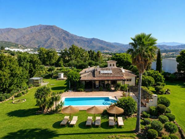 Rustic farm for sale in Finca rústica en Camino Arroyo Vaquero s/n, Estepona Golf, Estepona , Estepona thumbnail 2