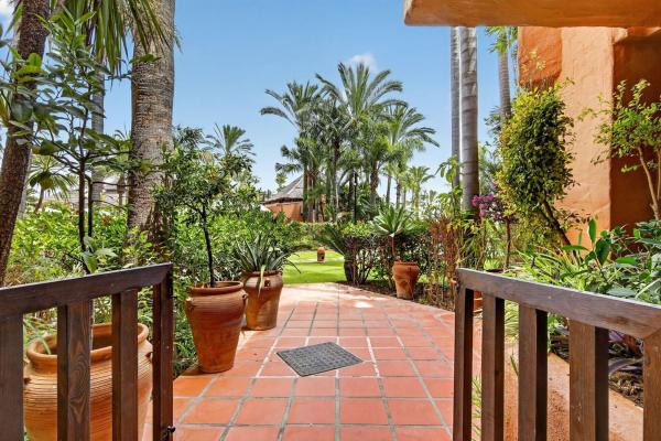 Estudio en venta en Estudio en Kempinski, Estepona, Estepona thumbnail 2