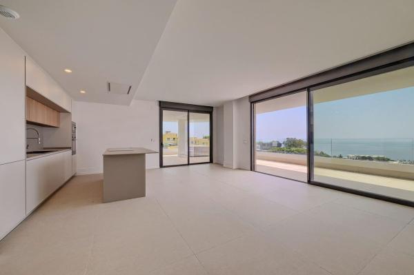Venta de piso en Piso en Calle Eva, El Higuerón, Fuengirola, Fuengirola
 photo 2
