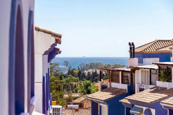 Chalet adosado en Avenida Virgen del Rocío, 41, San Pedro Pueblo, Marbella photo 1