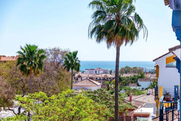 Chalet adosado en Avenida Virgen del Rocío, 41, San Pedro Pueblo, Marbella thumbnail 2
