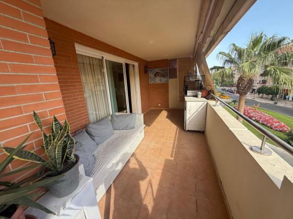 Venta de piso en Piso en Avenida Juan Carlos I s/n, Parque Central, Estepona, Estepona
thumbnail 3