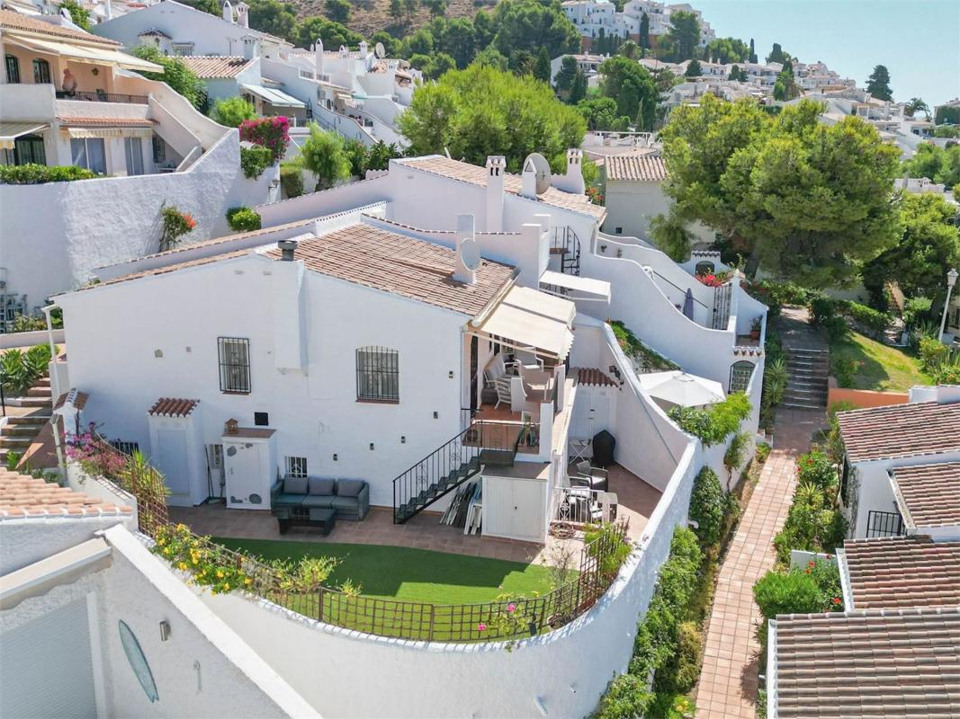 Venta de chalet adosado en Chalet adosado en Calle Hibiscos, Capistrano, Nerja , Nerja photo 2