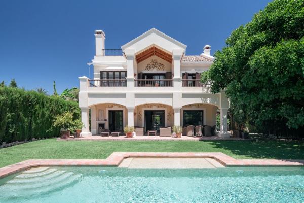 Casa o chalet independiente en Urbanización Balcones de Sierra Blanca, Sierra Blanca, Marbella thumbnail 2