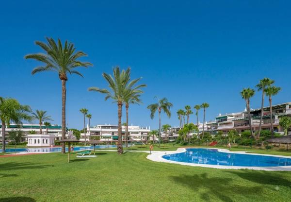 Venta de piso en Piso en Calle Río Duero, Rodeo Alto-Guadaiza-La Campana, Marbella, Marbella
photo 1