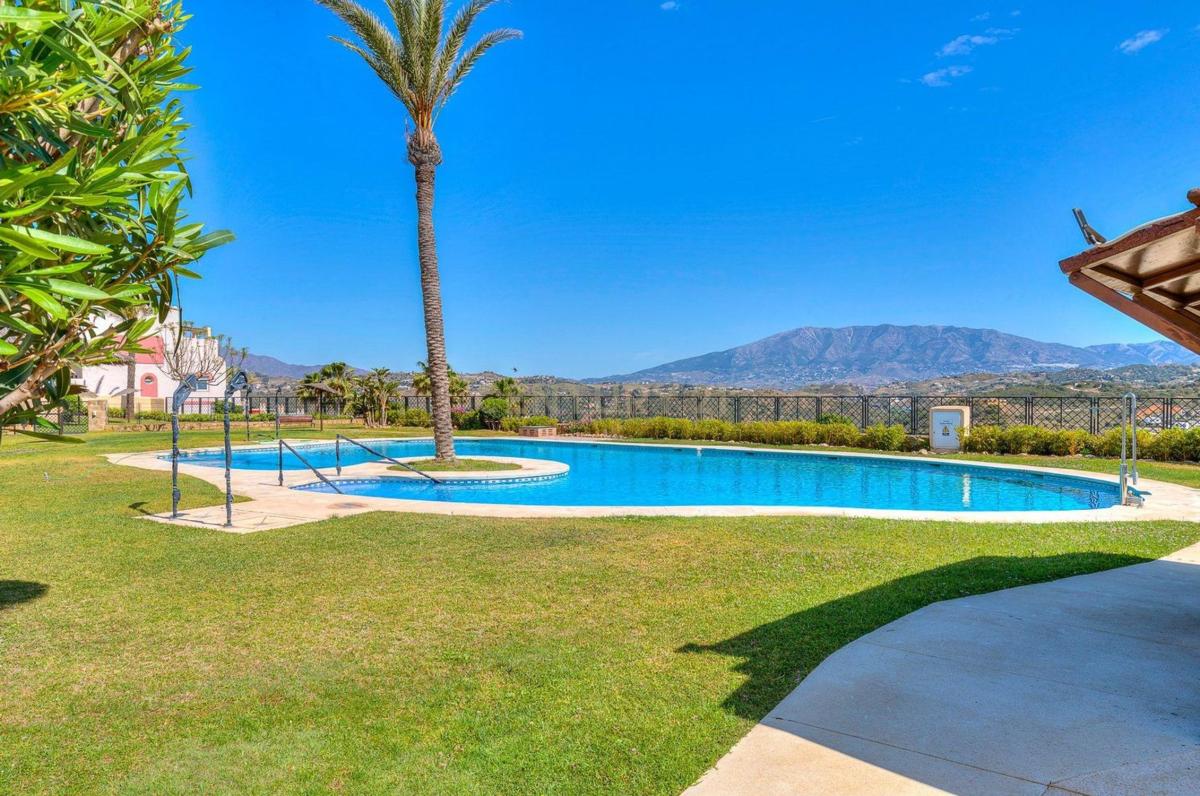 Venta de duplex en Dúplex en Calle Mar de Alborán, 2, La Cala de Mijas, Mijas, Mijas photo 2