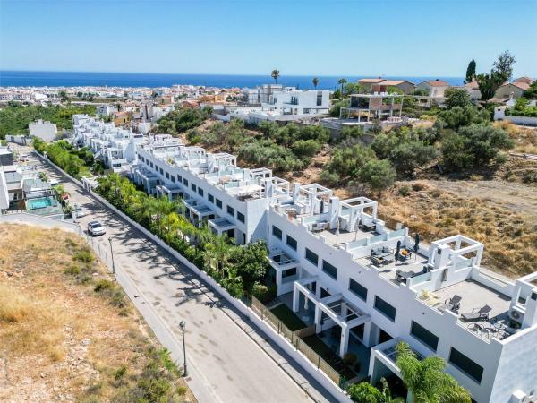 Chalet adosado en Calle Romeral Alto, Avda Pescia - Ctra de Frigiliana, Nerja thumbnail 3