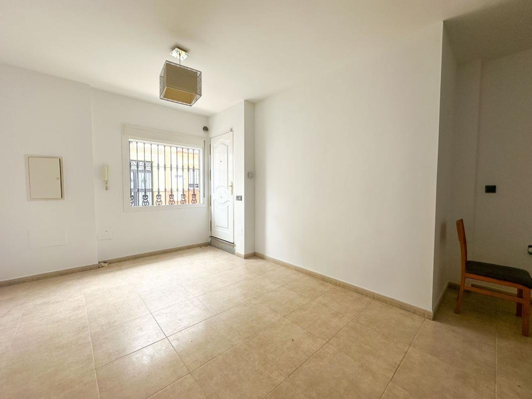 Sprzedaż szeregowego domku w  Chalet adosado en Calle Lima, Platero - El Limón, Alhaurín de la Torre , Alhaurín de la Torre photo 5