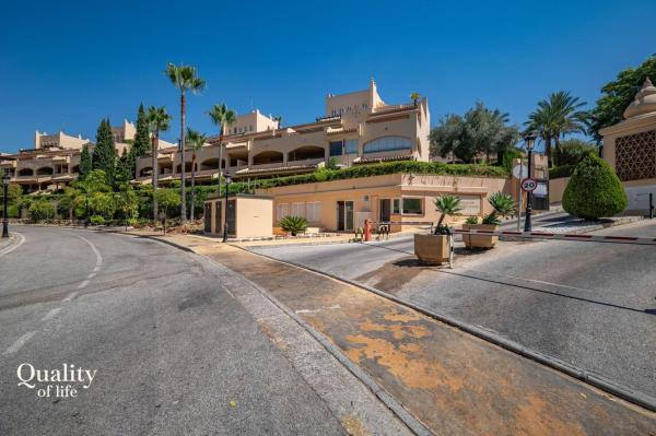 Venta de piso en Piso en Green Hills - Las Cumbres de Elviria, Marbella, Marbella
 photo 4