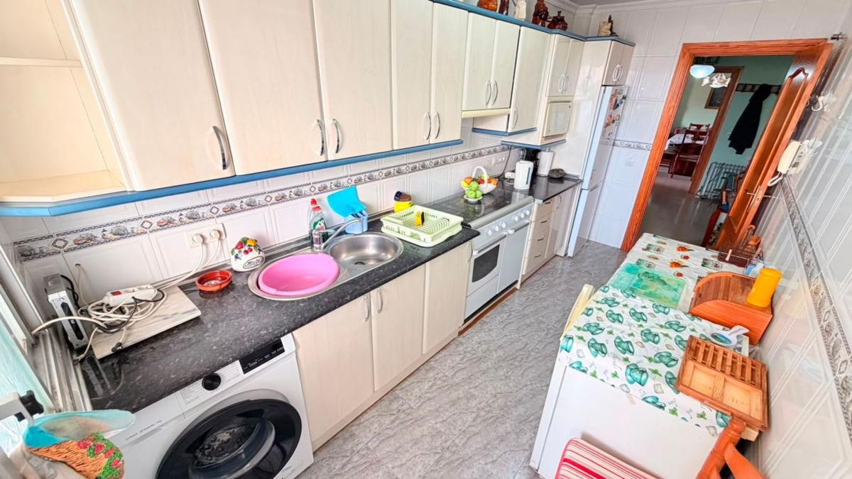 Venta de piso en Piso en Avenida Andalucía s/n, Centro, Estepona, Estepona
 photo 3