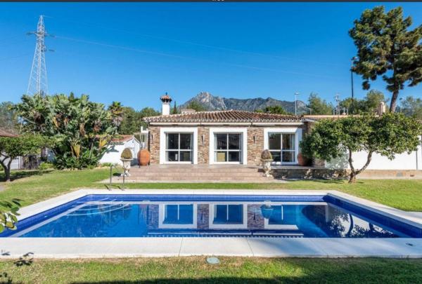 Casa o chalet independiente en Urbanización Playa Rocio, Puerto Banús, Marbella photo 1