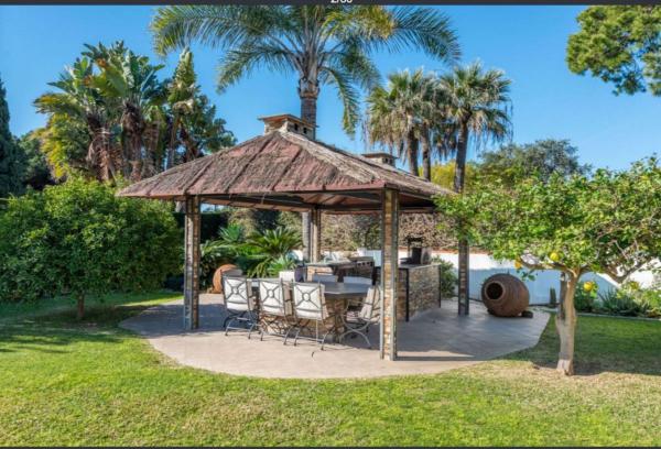 Casa o chalet independiente en Urbanización Playa Rocio, Puerto Banús, Marbella thumbnail 2