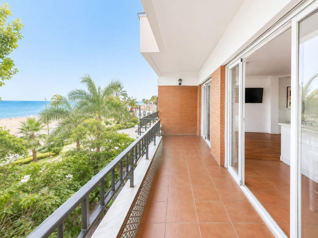 Venta de piso en Piso en Puerto de Estepona, Estepona, Estepona
photo 1