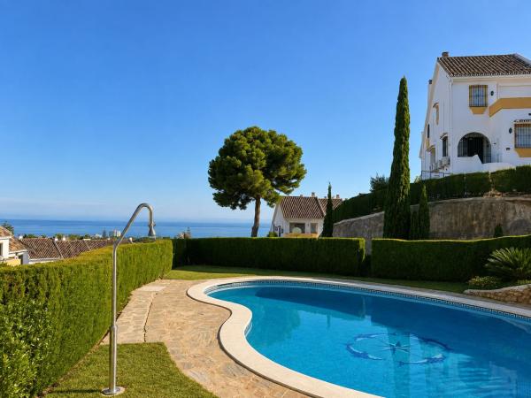 Chalet wolnostojący na sprzedaż w  Casa o chalet en Calle San Sebastián, Calaburra - Chaparral, Mijas, Mijas photo 1