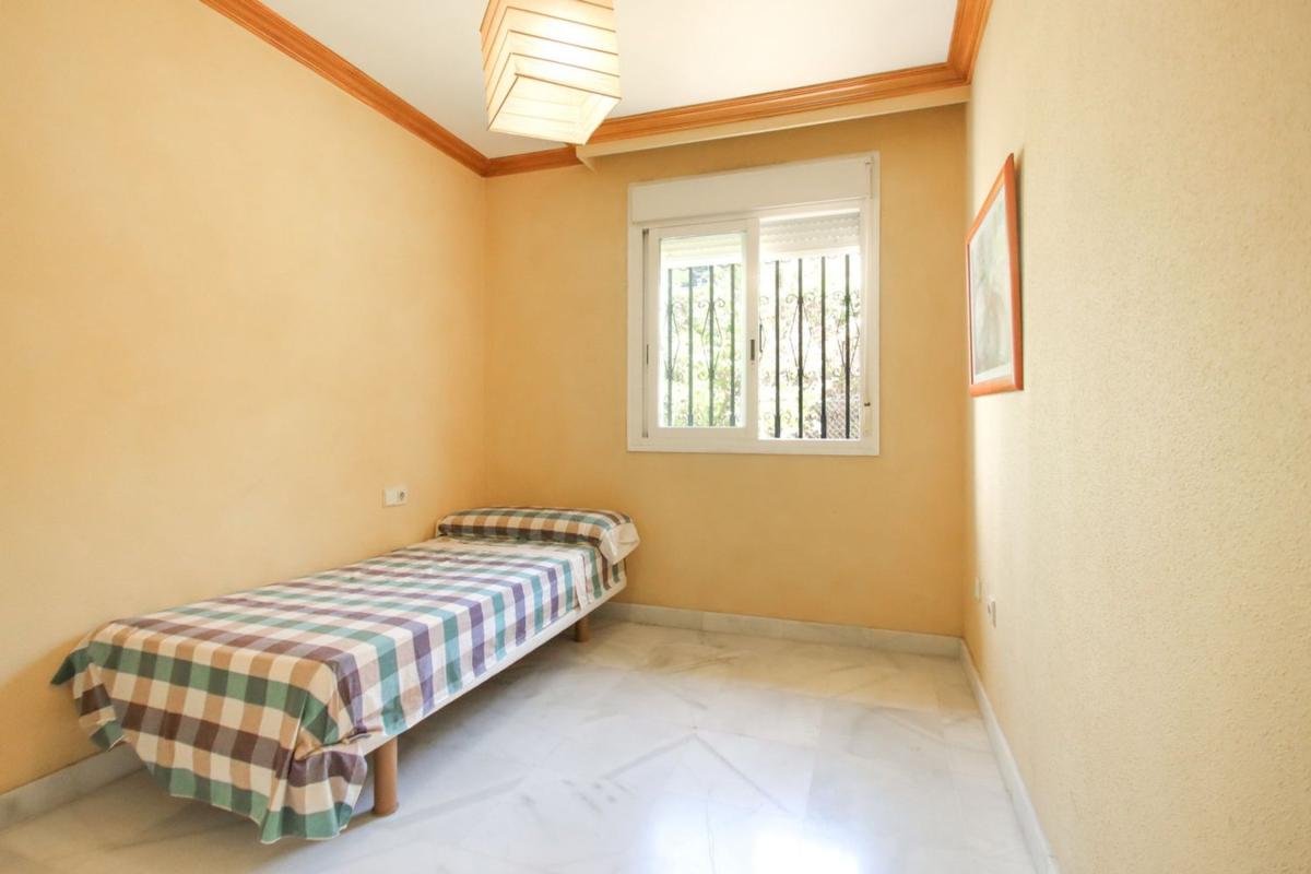 Продажа квартиры на Piso en Urbanizacion Pinos De Nagueles, La Carolina-Guadalpín, Marbella, Марбелла
photo 3