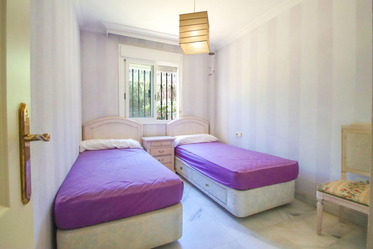 Продажа квартиры на Piso en Urbanizacion Pinos De Nagueles, La Carolina-Guadalpín, Marbella, Марбелла
photo 4