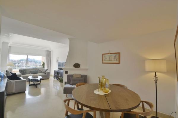 Venta de piso en Piso en Paseo del Golf, Hacienda Elviria, Marbella, Marbella
thumbnail 3