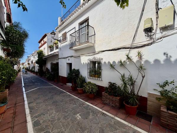 Chalet adosado en Casco Antiguo, Marbella thumbnail 2