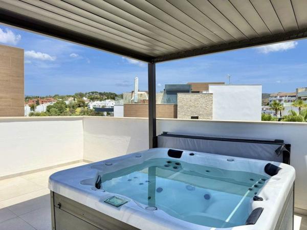 Duplex en venta en Dúplex en Calle La Romana, 9, Cabopino - Artola, Marbella, Marbella thumbnail 3