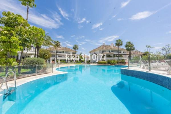 Duplex en venta en Dúplex en Urbanizacion La Meridiana, 6, Lomas de Marbella Club, Marbella, Marbella photo 1