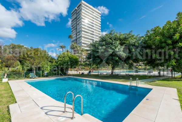 Venta de piso en Piso en Rio Real, Marbella, Marbella
photo 1