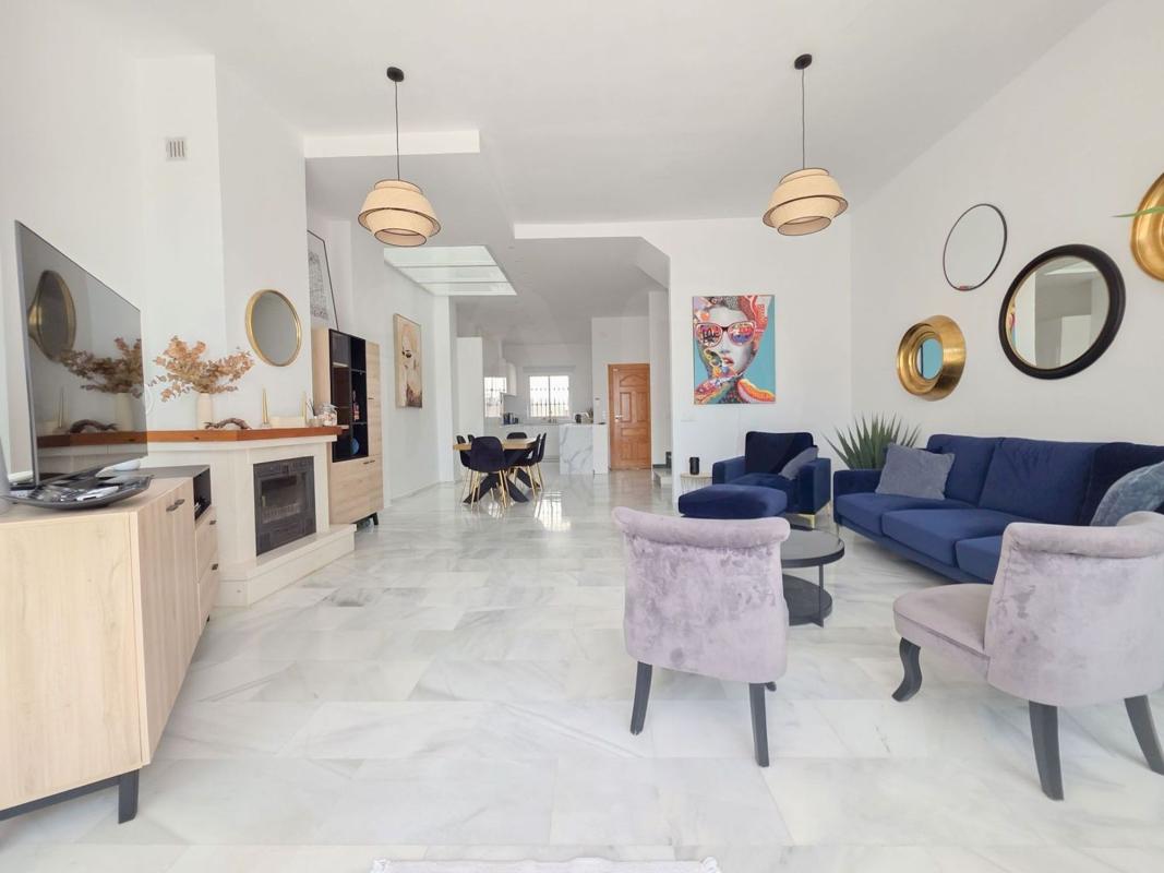 Продажа таунхауса в  Chalet adosado en Calle Estados Unidos, 5, Añoreta Golf - Paraíso del Sol, Rincón de la Victoria , Ринкон-де-ла-Виктория photo 3