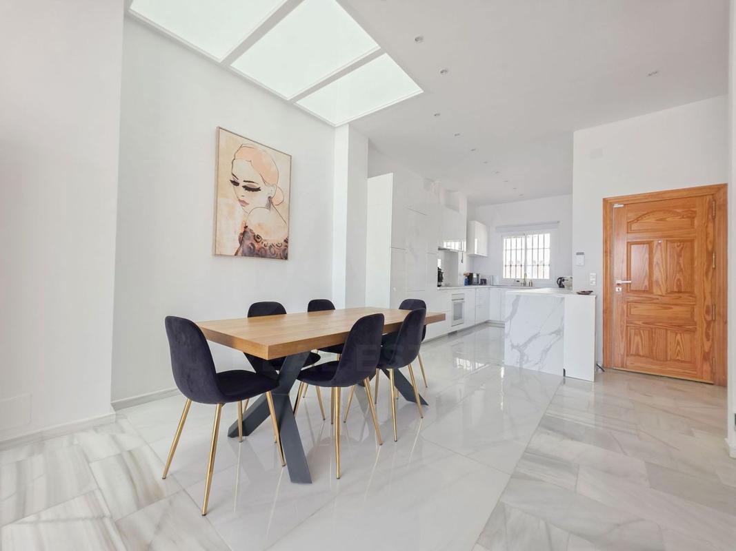 Продажа таунхауса в  Chalet adosado en Calle Estados Unidos, 5, Añoreta Golf - Paraíso del Sol, Rincón de la Victoria , Ринкон-де-ла-Виктория photo 5