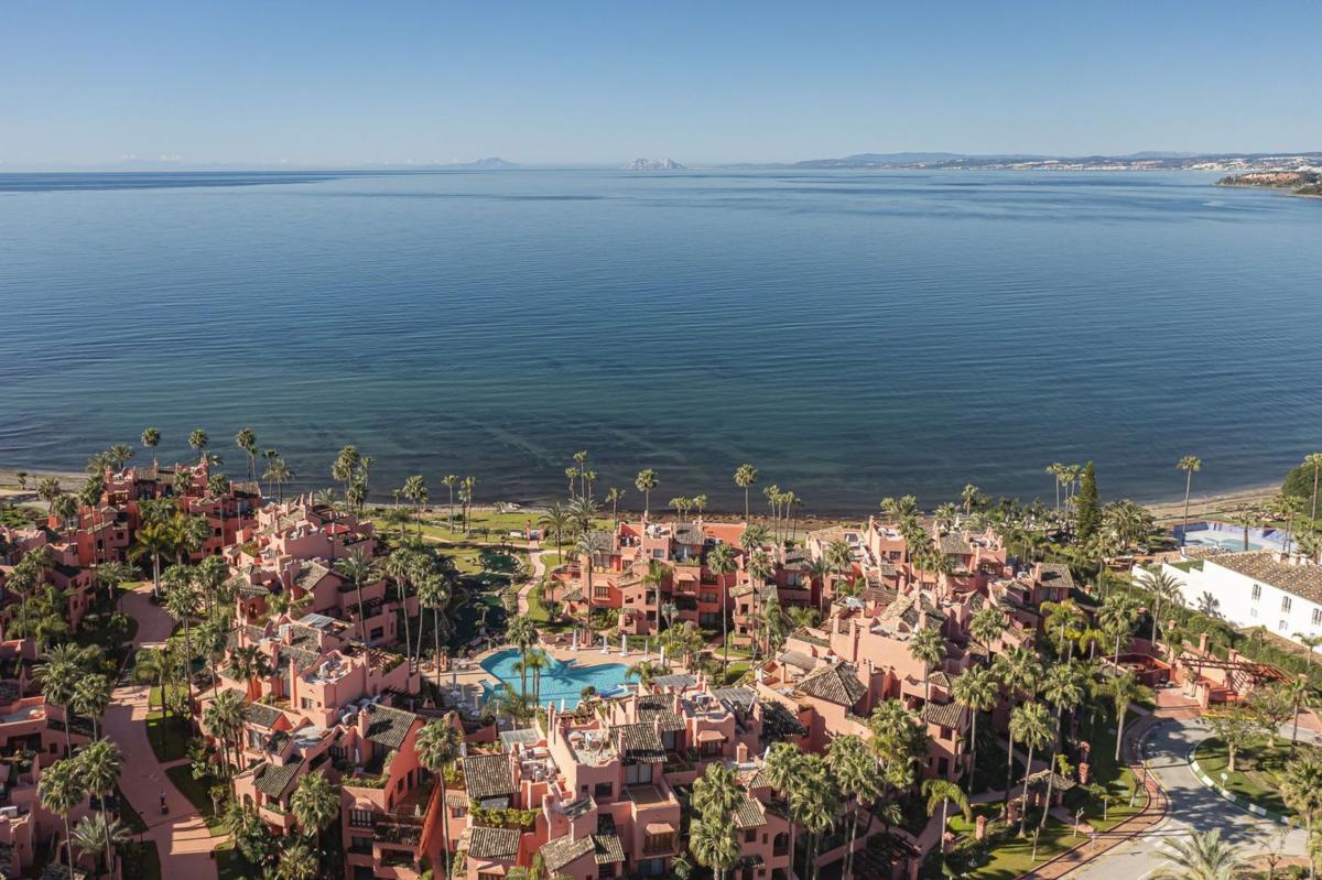 Venta de piso en Piso en Guadalmansa, Estepona, Estepona
 photo 2