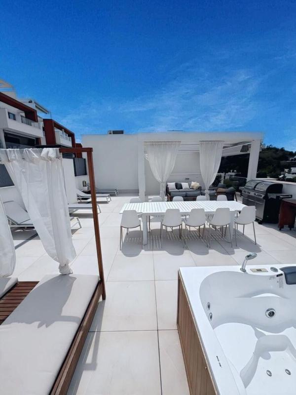 Venta de duplex en Dúplex en Urbanizacion Alborada, La Quinta, Benahavís, Benahavís photo 5