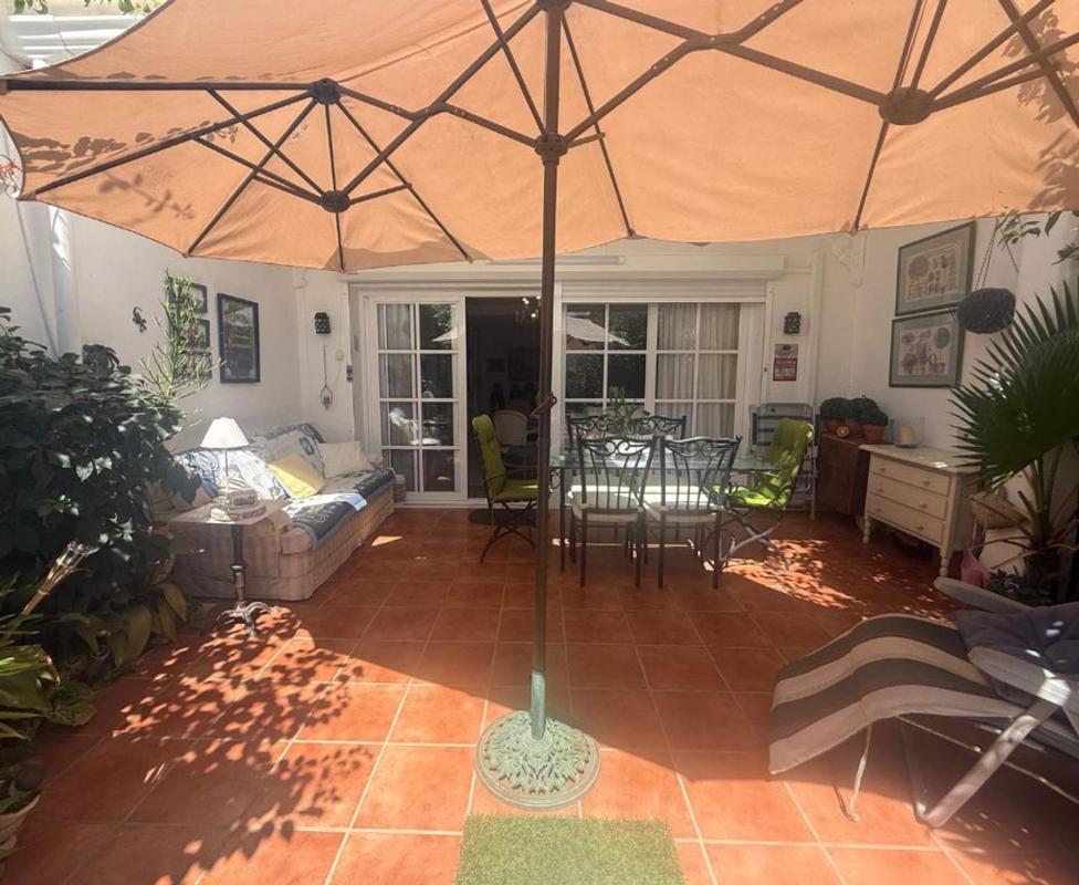 Sprzedaż szeregowego domku w Chalet adosado en Calle Aloe, Bel-Air, Estepona , Estepona photo 4