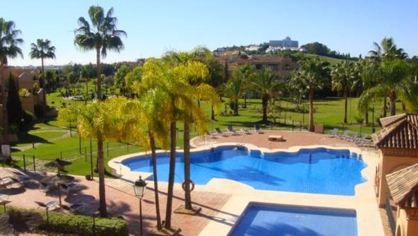 Sale of flat in Piso en Urbanizacion Cartuja del Golf, 12, Benatalaya, Estepona, Estepona
 photo 1