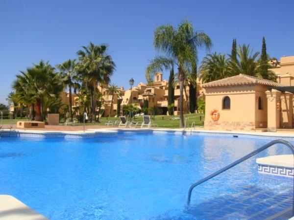 Sale of flat in Piso en Urbanizacion Cartuja del Golf, 12, Benatalaya, Estepona, Estepona
 photo 2