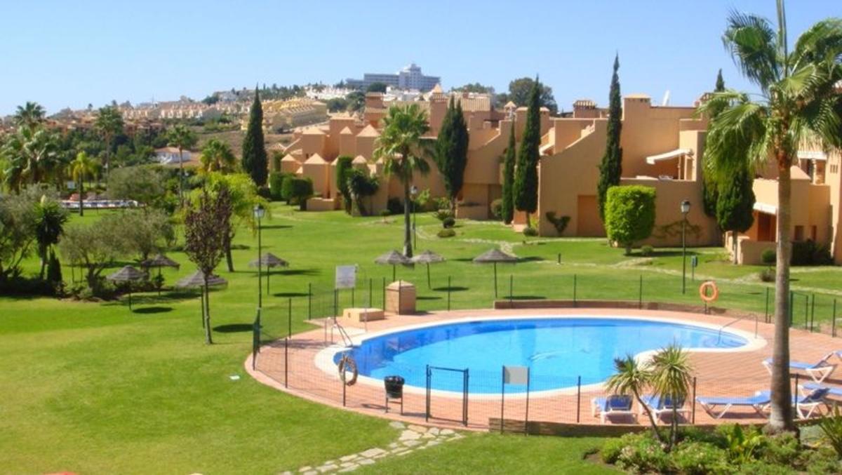 Sale of apartment in Piso en Urbanizacion Cartuja del Golf, 12, Benatalaya, Estepona, Estepona
 photo 5