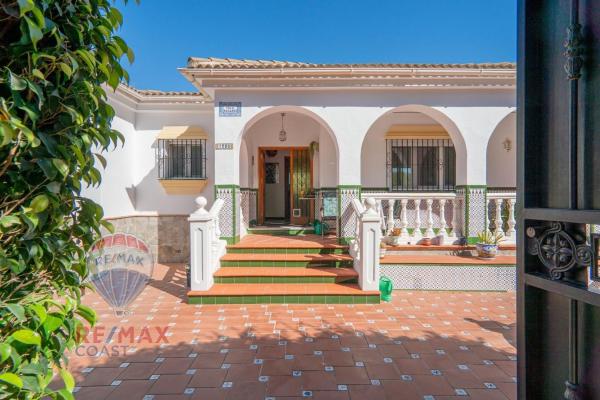 Casa o chalet independiente en Calle Marbella, Pinos de Alhaurín, Alhaurín de la Torre thumbnail 1