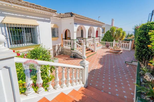 Casa o chalet independiente en Calle Marbella, Pinos de Alhaurín, Alhaurín de la Torre thumbnail 2