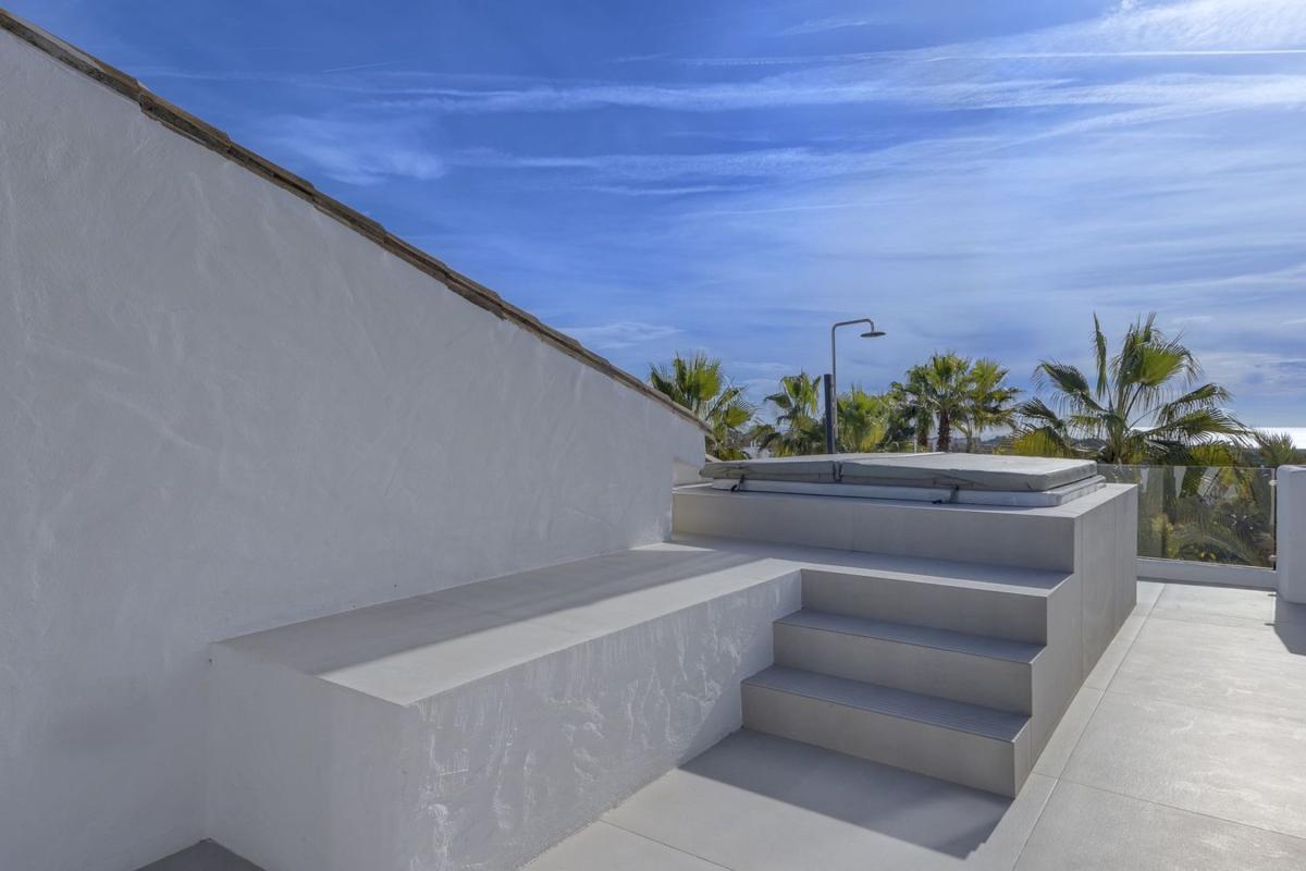 Продажа дуплекса на Dúplex en Paraiso-Barronal, Estepona, Эстепона photo 2