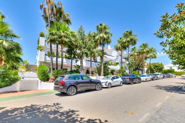 Venta de piso en Piso en Avenida Valle del Golf, 147 -144, Aloha, Marbella, Marbella
 photo 4