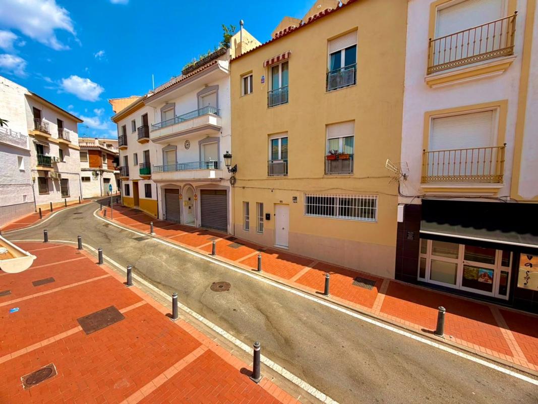 Venta de chalet adosado en  Chalet adosado en Calle Velarde, Arroyo de la Miel, Benalmádena , Benalmádena photo 5