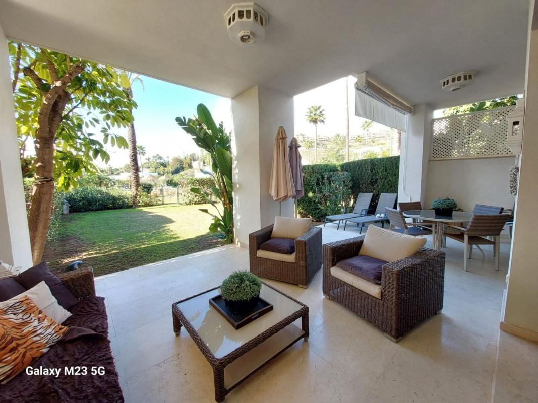 Venta de piso en Piso en Calle Pomelo, El Paraíso, Benahavís, Benahavís
photo 3