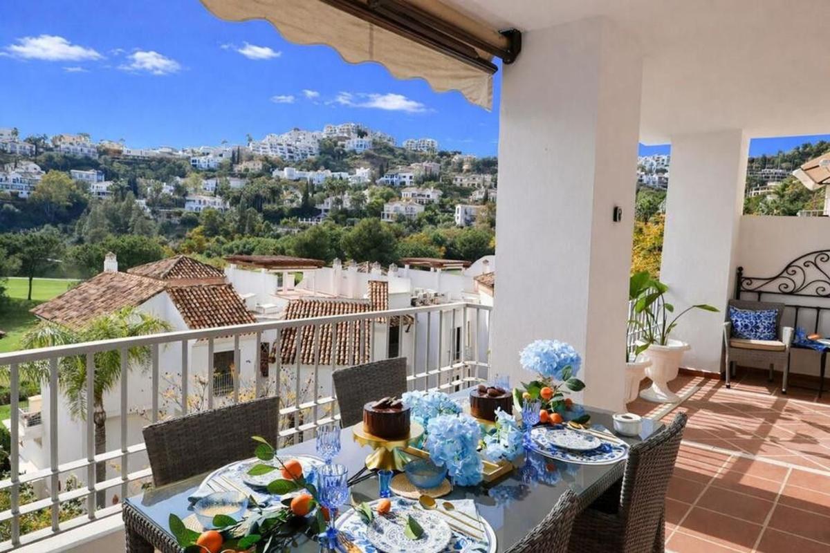 Venta de piso en Piso en Urbanizacion Torre Esteril, Los Arqueros-Puerto del Almendro, Benahavís, Benahavís
photo 2