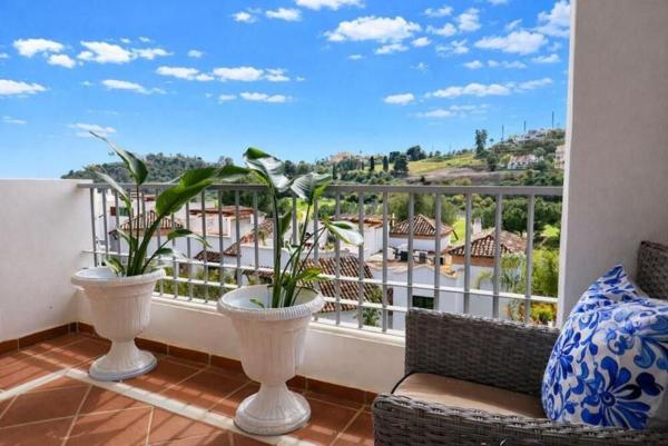 Venta de piso en Piso en Urbanizacion Torre Esteril, Los Arqueros-Puerto del Almendro, Benahavís, Benahavís
 photo 4